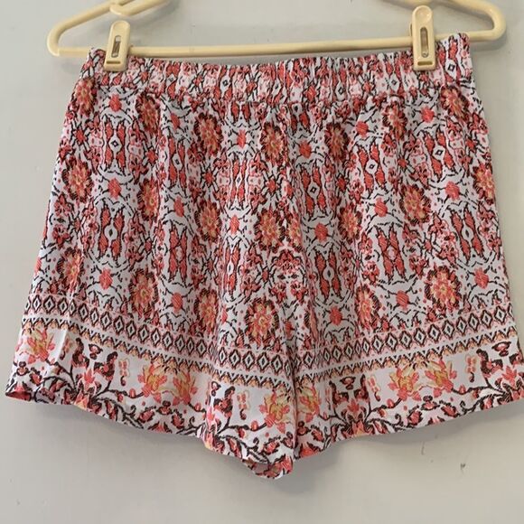 Bebop multicolored patterned elastic waistband shorts Length 12” Size M - Picture 3 of 5